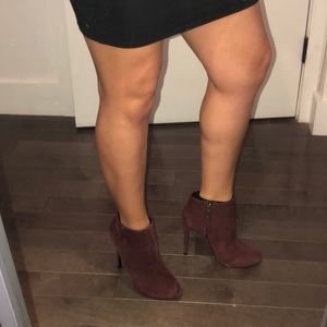 Schütz burgundy suede booties